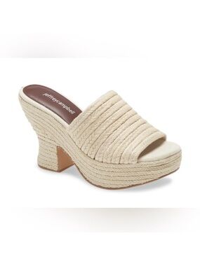 Jeffrey Campbell Sulky Slide
Sandal Heel Beige Raffia